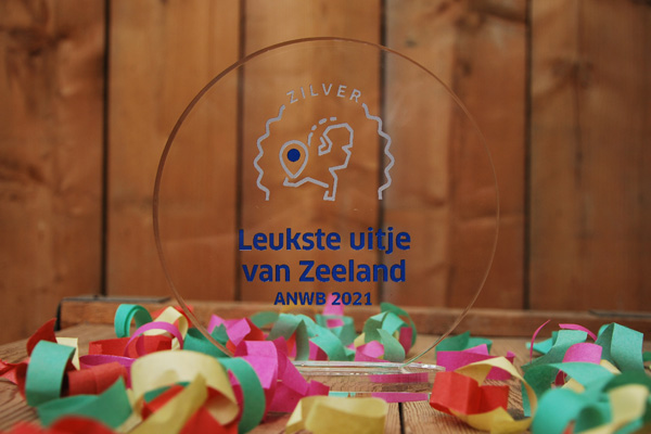 Stem op Tropical Zoo