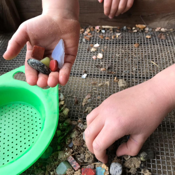 Lekker zoeken naar edelstenen